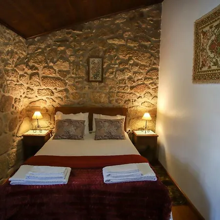 Casas Da Lagarica * Sortelha