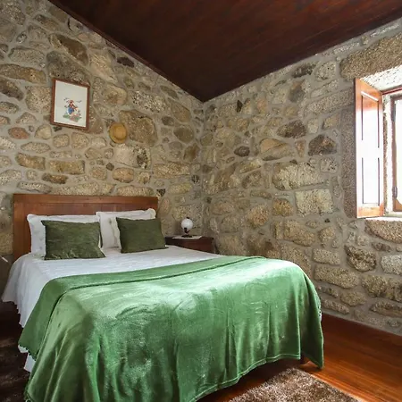 Casas Da Lagarica * Sortelha